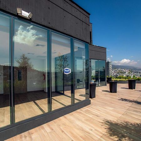 Hampton By Hilton Quito La Carolina Park Exterior foto