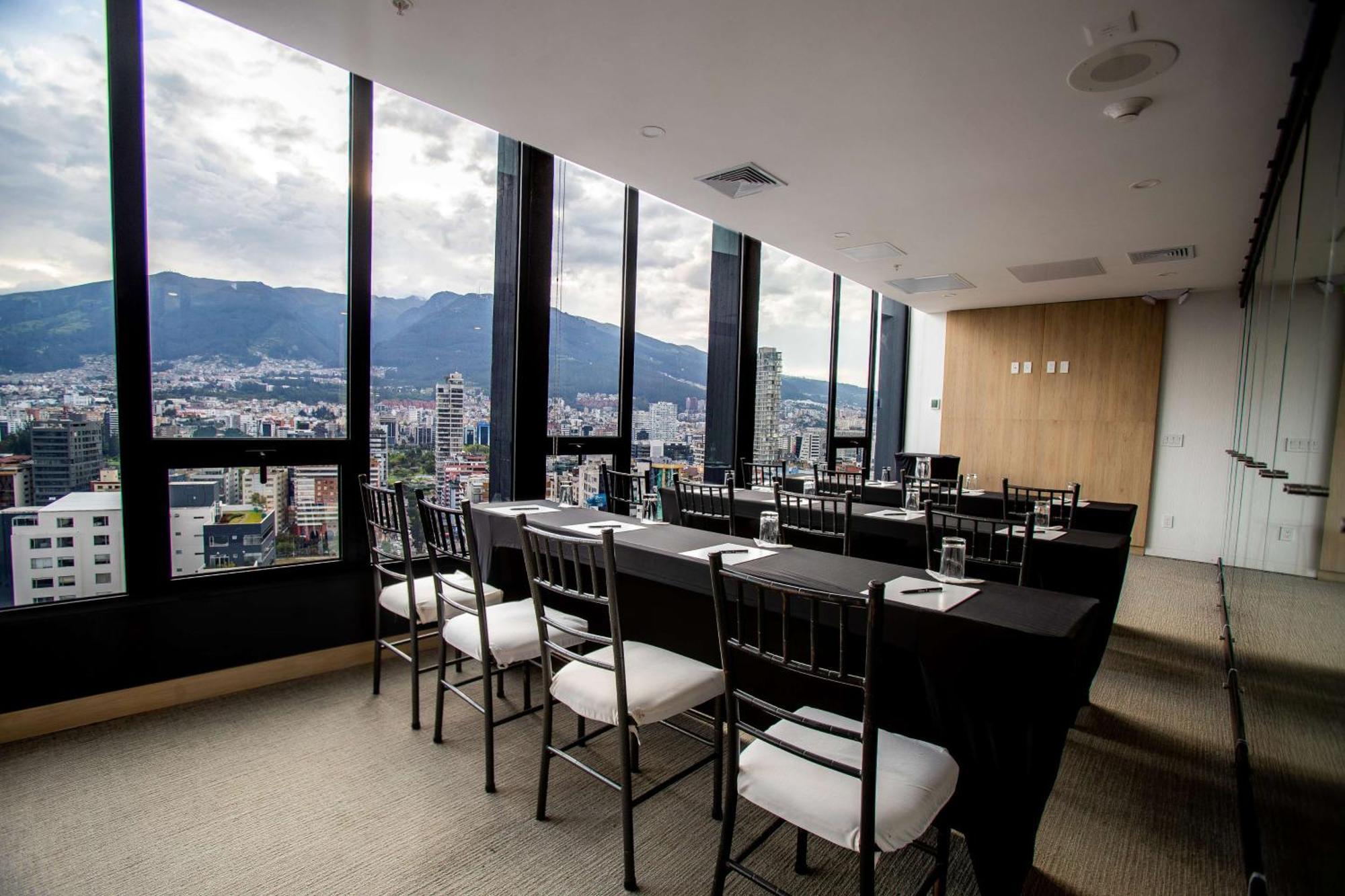 Hampton By Hilton Quito La Carolina Park Exterior foto